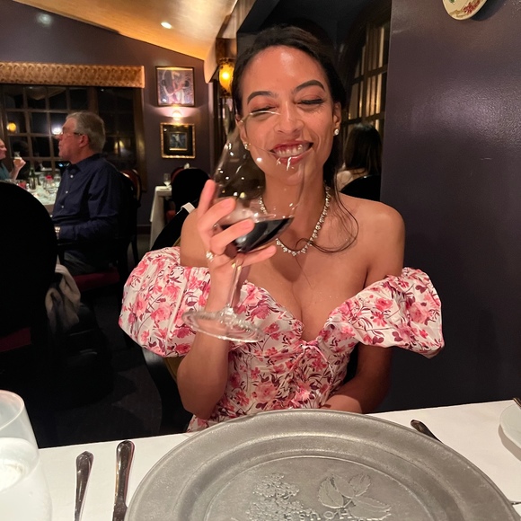 Meet your Posher, Gabbie - Picture 3 of 3